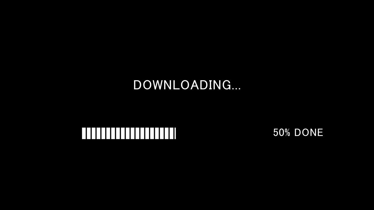 Tela de TV retrô exibindo mensagem de download com barra de carregamento em fundo preto, loop contínuo.