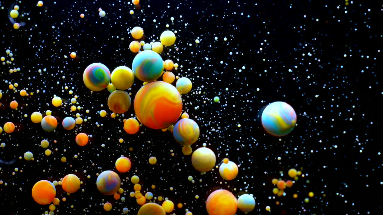 movimiento lento colores brillantes burbujas de aceite hermosa superficie de pintura color universo movimiento de primer plano multicolor. pintura acrílica. superficie fantástica. abstracto pintura colorida estructura fantástica burbujas coloridas