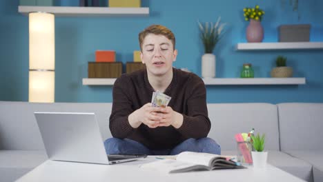 student saving money.