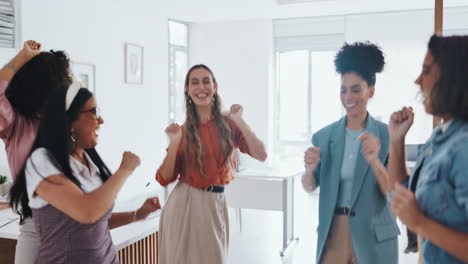 baile, amigos y mujer con un equipo de negocios