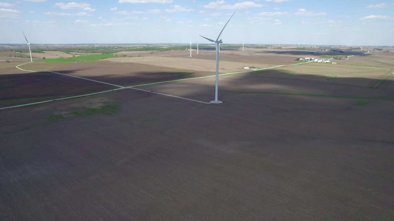 Wind turbine in Iowa fields