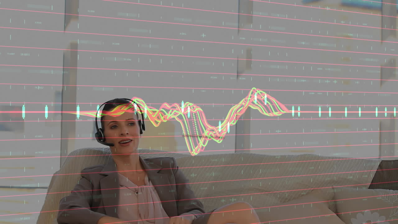 animación de estadísticas y procesamiento de datos sobre una mujer de negocios con auriculares de teléfono