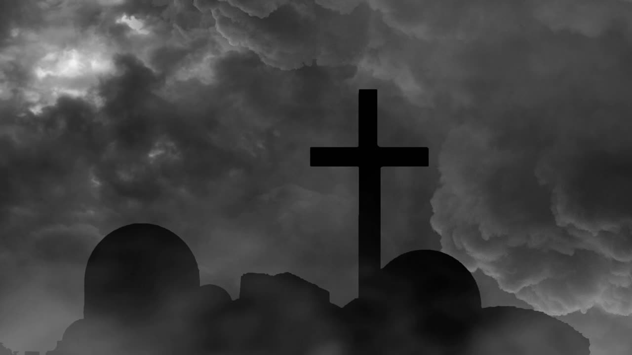 천둥 폭풍의 배경과 함께 무덤 십자가 실루 ⁇