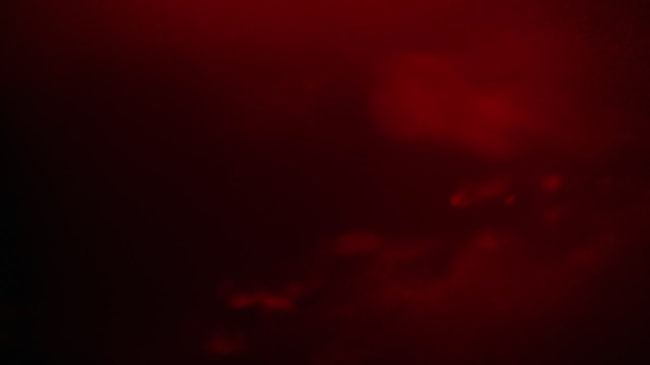 fondo negro con vapor o humo naranja - estado de ánimo trippy como la lava