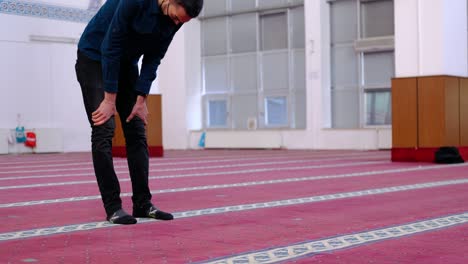 muslim man masked mosque