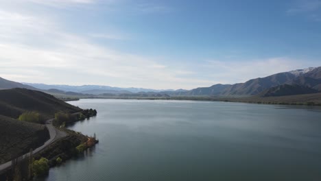 Vista-Aérea-Del-Lago-Benmore