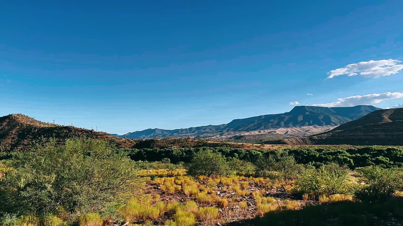 Paesaggio montano desertico