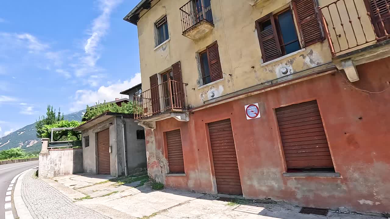 이탈리아 피에몬테 주 세스티에레 (sestriere) 를 가로질러