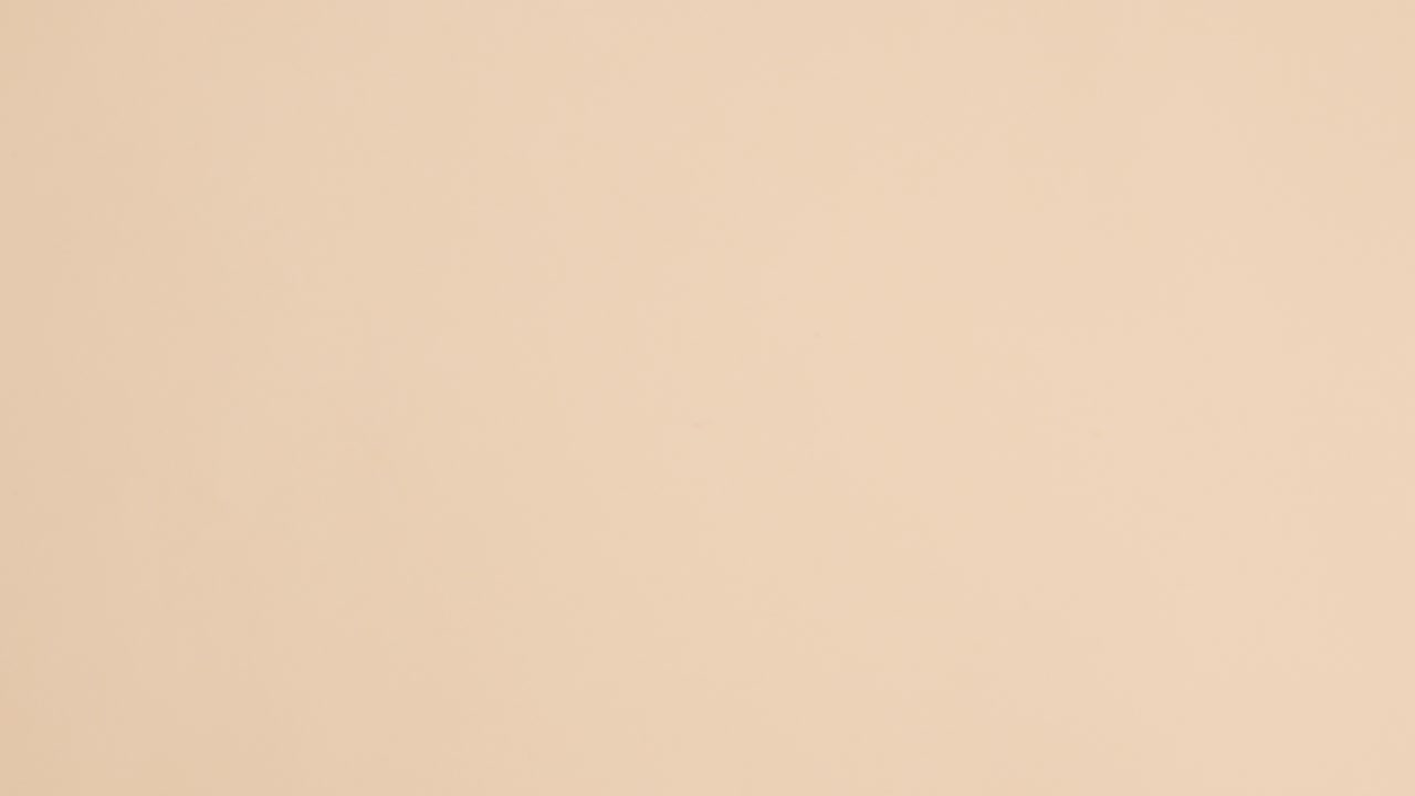 los viejos libros vintage aparecen en el lado izquierdo del fondo beige.