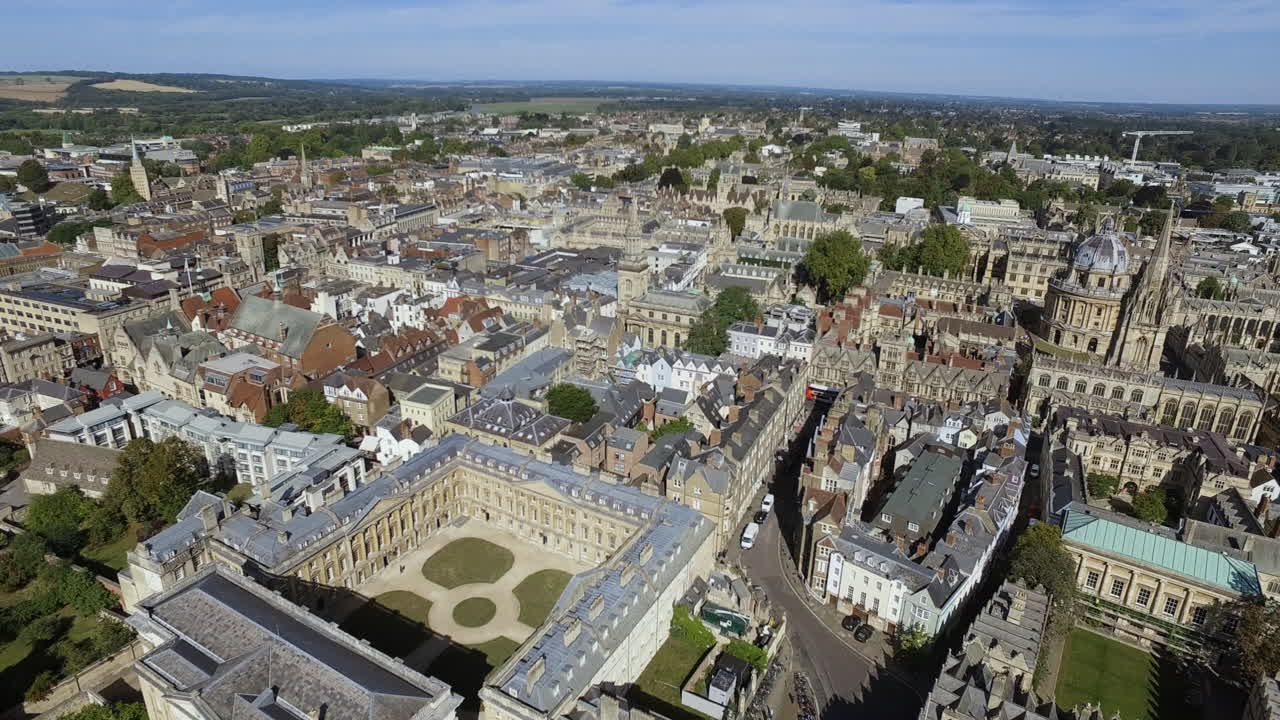 Drone flight over Oxford | city views