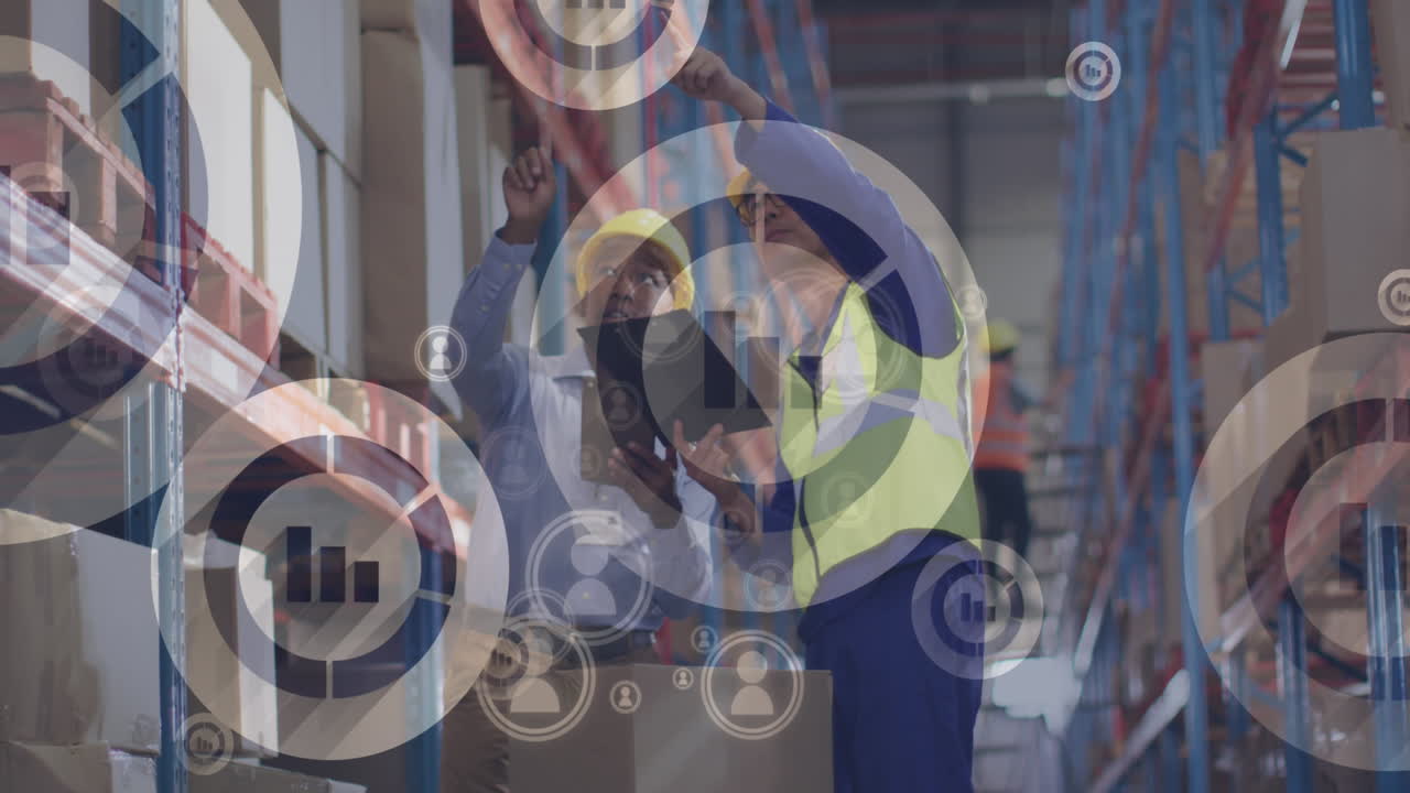 animación de estadísticas y procesamiento de datos sobre diversas personas que trabajan en el almacén