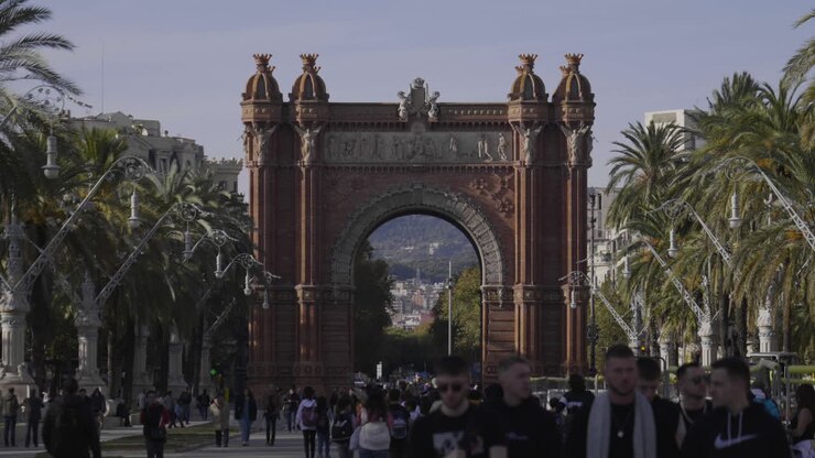 el arco de triunfo de barcelona
