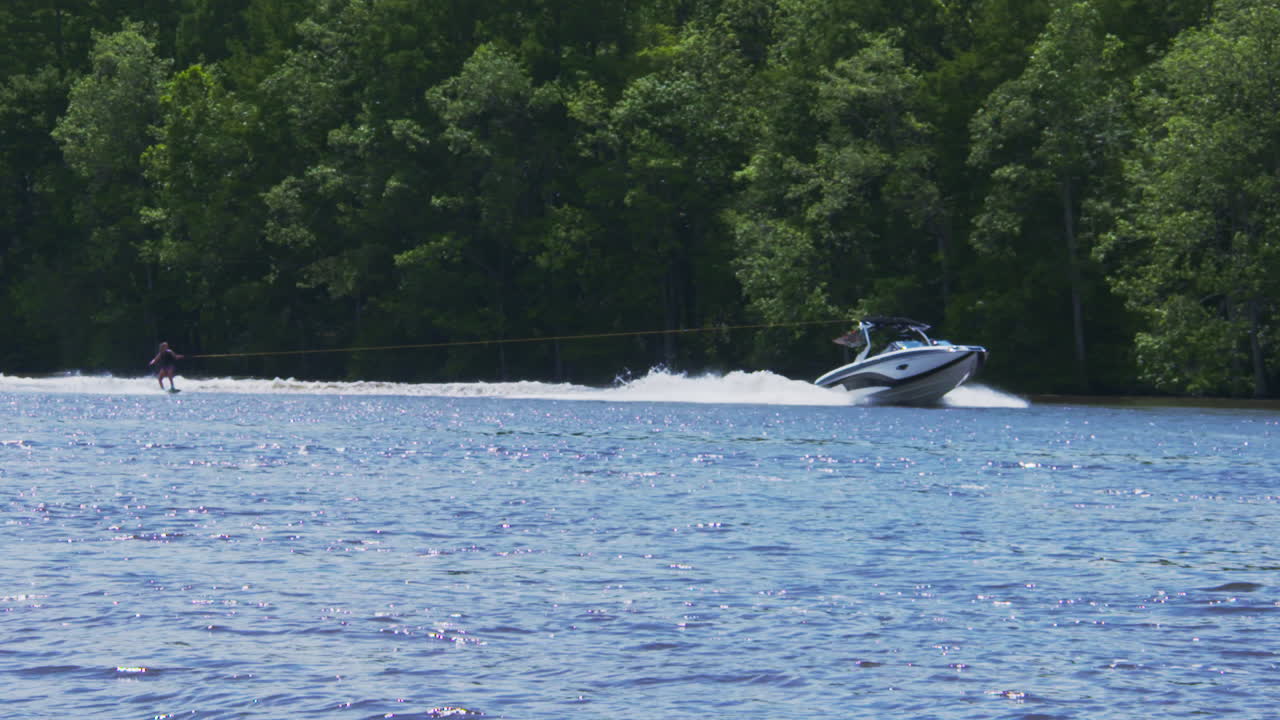 Wakeboarden auf dem See