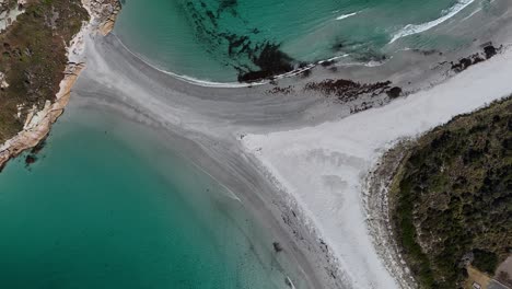 diamond island connected with tasmanian coastline in summer