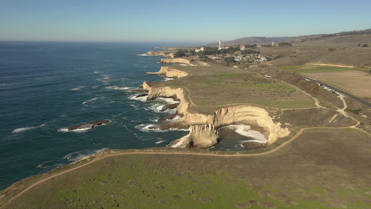 상어 지느러미 코브, 데이븐포트, 캘리포니아