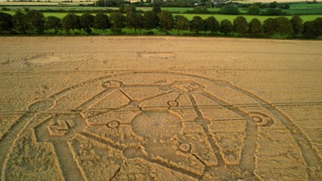 círculo de cultivo fortnite patrón de geometría molecular vista aérea en wiltshire puesta de sol campo de trigo campo creciente rápido alejarse