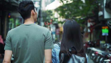 handheld view of tourists sightseeing