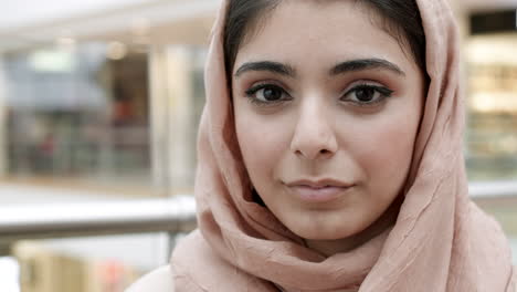 woman wearing hijab