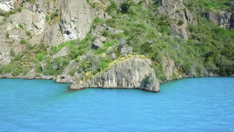 Antenne---Türkisfarbenes-Wasser-Des-Sees-General-Carrera,-Patagonien,-Chile,-Totale