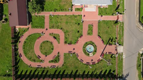 Garden-Outside-Palanca-Village-Hall-In-Palanca,-Romania