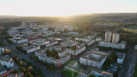 Captura-Elevada:-La-Mosson,-Un-Lugar-Destacado-En-El-Panorama-De-Montpellier.