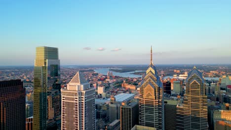 Flying-Through-Philadelphia,-Sunset-Aerial-Panorama