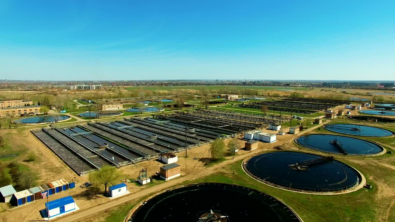 vista aérea de la planta de tratamiento de aguas residuales.