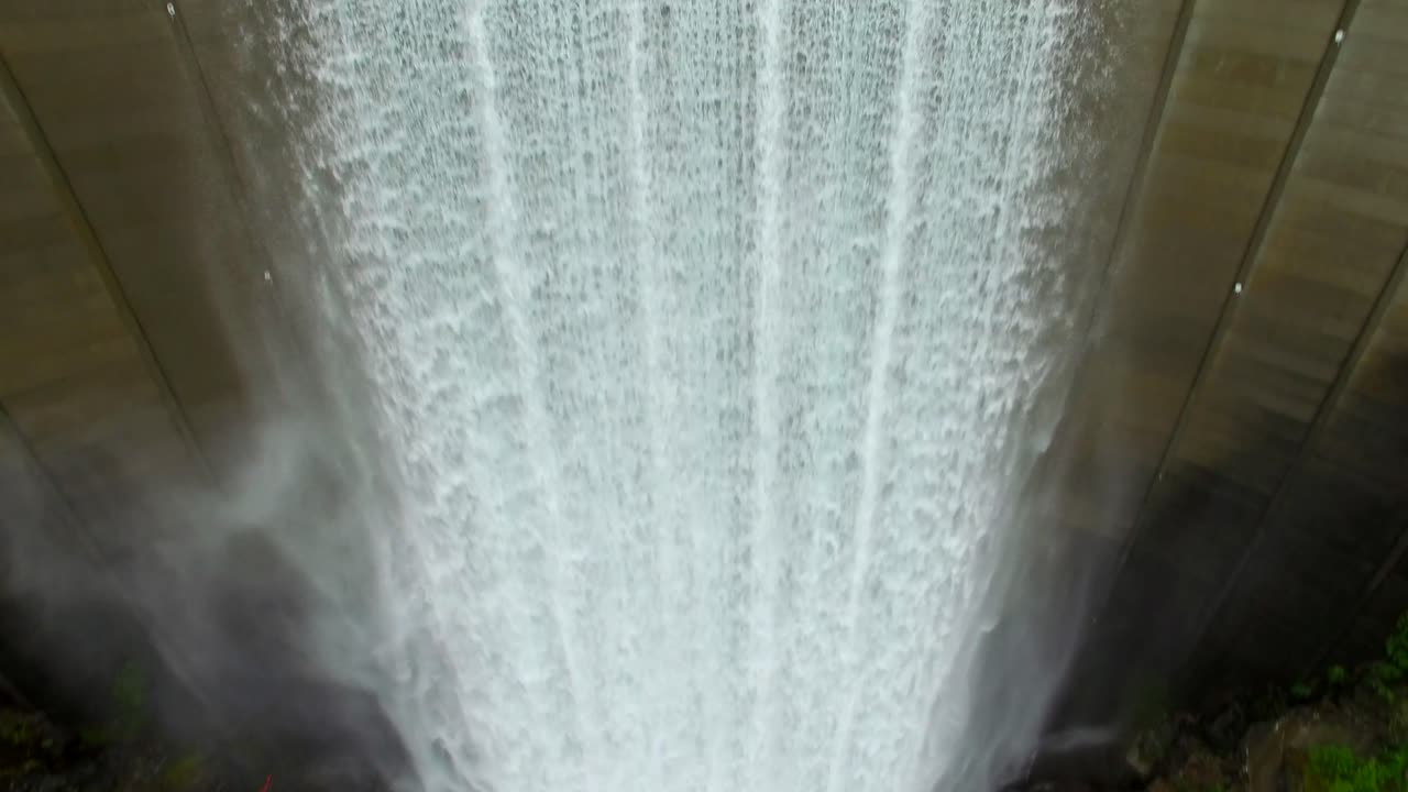 Front view of Zakariasdammen