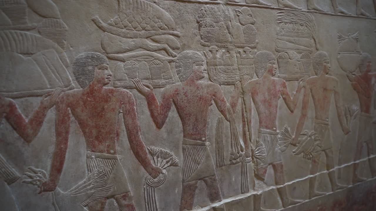 antiguos jeroglíficos en las paredes de las pirámides egipcias: símbolos intrincados que revelan historias de una rica civilización y maravillas históricas