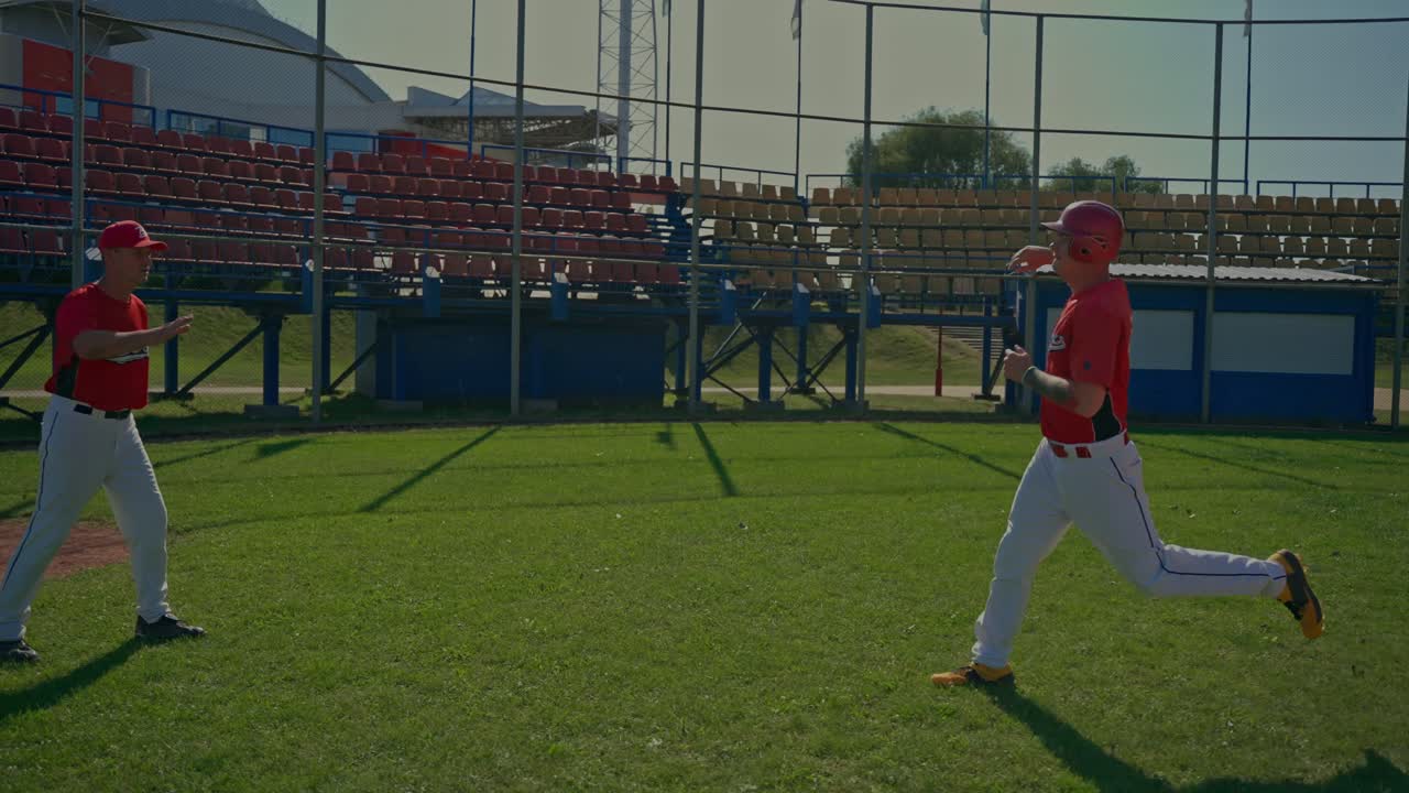Partita di baseball in una giornata di sole