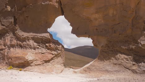 paisaje del valle de las rocas en el altiplano de bolivia - fotografía estática