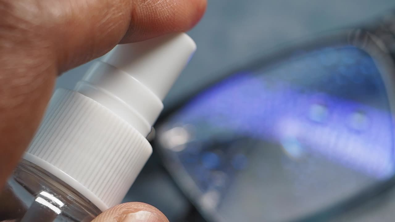 Cleaning spray and glasses