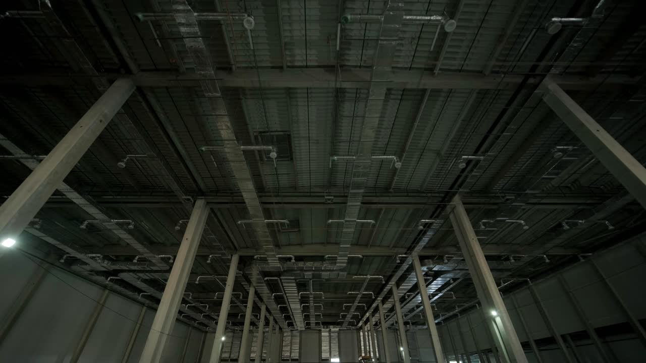 construcción de una gran planta industrial, hangar