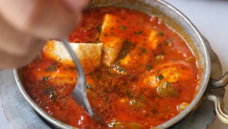 comer menemen - plato de desayuno turco