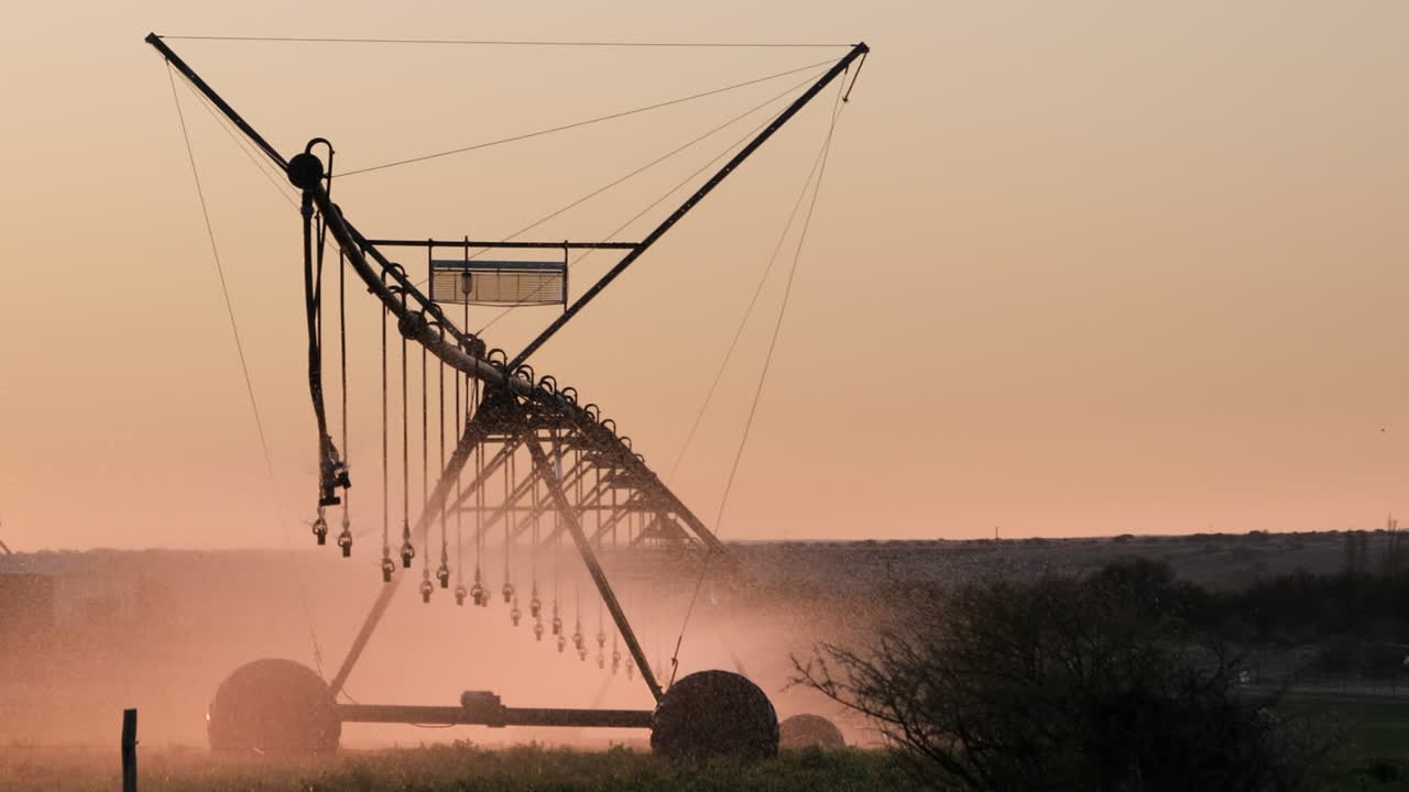 골든 스카이 관개 피 ⁇ 은 작물에 물을 분사, 산업 복사 공간