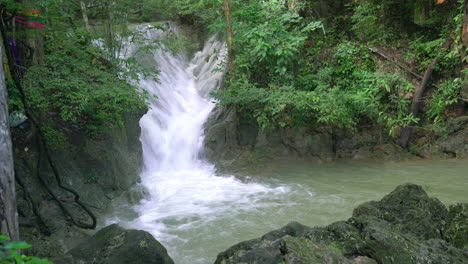 泰國erawan瀑布 (erawan waterfall) 位於泰國坎查納布里 (kanchanaburi)