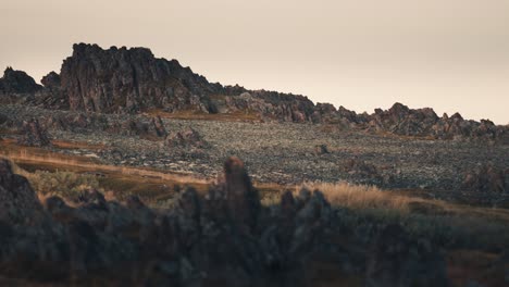 un paisaje extravagante de la costa varanger