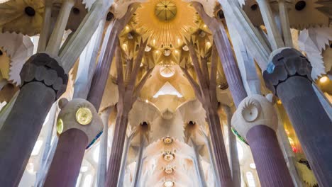 la sagrada familia interior, barcelona