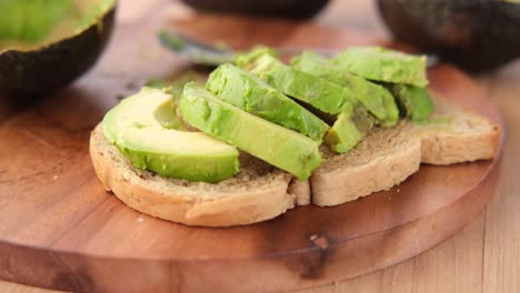 tostadas de aguacate