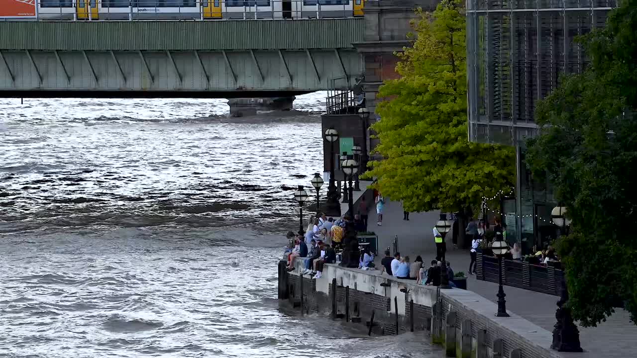 영국 런던 다리에서 한자 동맹을 향한 정적 전망 - 시간 경과