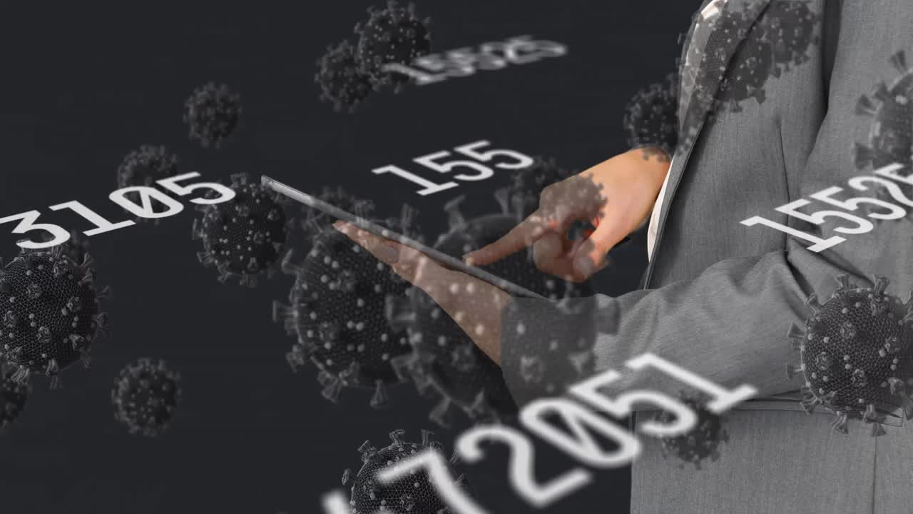 코로나 19 세포와 숫자의 애니메이션은 태블릿을 사용하여 사람에 따라 변화합니다.