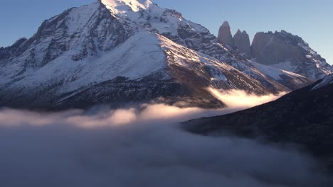 Luftflug-über-Wolken-Neben-Der-Magallanes-Region