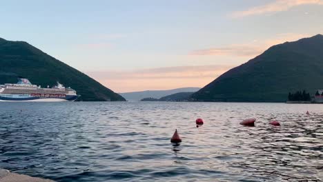 cruiser sailing the boka bay