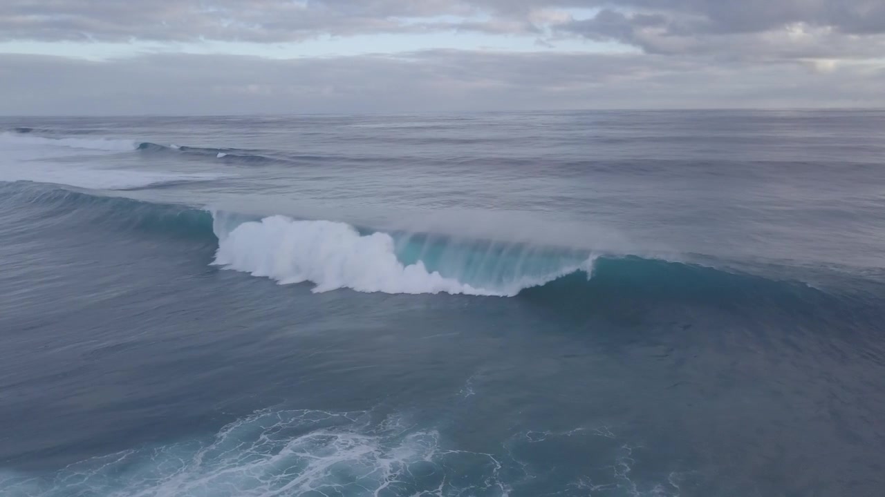 Big waves and an active sea state in the Indian ocean off the coast of Western Australia.