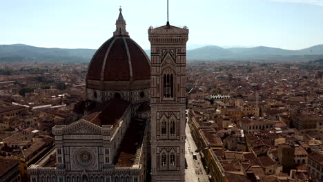 Aerial-Shot---Florence-Cathedral---Duomo-di-Firenze---Italy