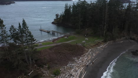 Aerial-view-of-families-gathering-in-the-pacific-northwest-parks-by-the-beach-and-new-a-pier