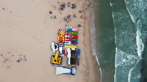 Paisaje-Urbano-Y-Costa-De-Mil-Palmeras-En-El-Sur-De-España-Vista-Por-Drones