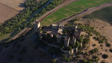 vista aérea del castillo de almodóvar del rio