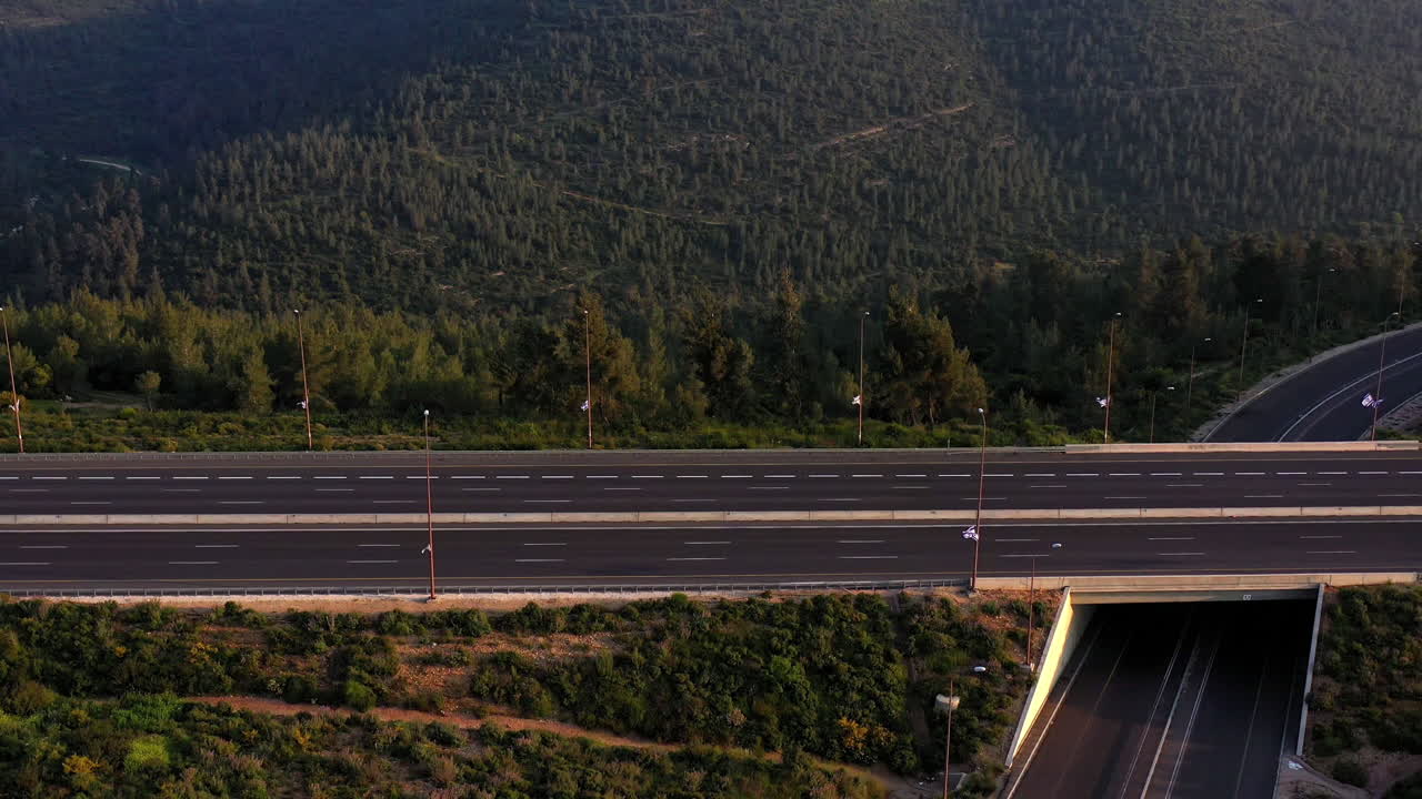 Tel aviv Jerusalem Highway 1 empty in coronavirus outbreak Lockdown