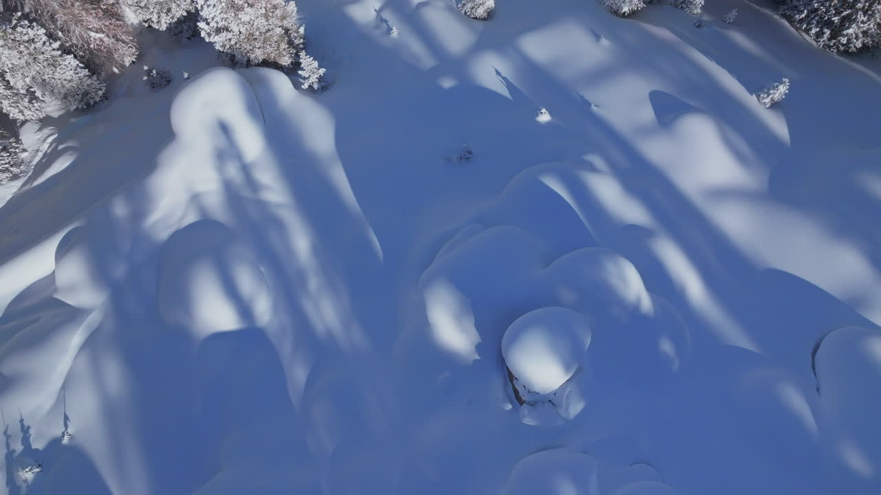 꿈꾸는 베일 에픽 아이콘 패스 콜로라도 공중 드론 블루스키 백볼 컵 케이크 버섯 베개 빛 그늘 신선한 깊은 파우더 눈 스노우 보드 스키 스노우 모빌 록 볼더 영화적 새 눈 위로 움직임